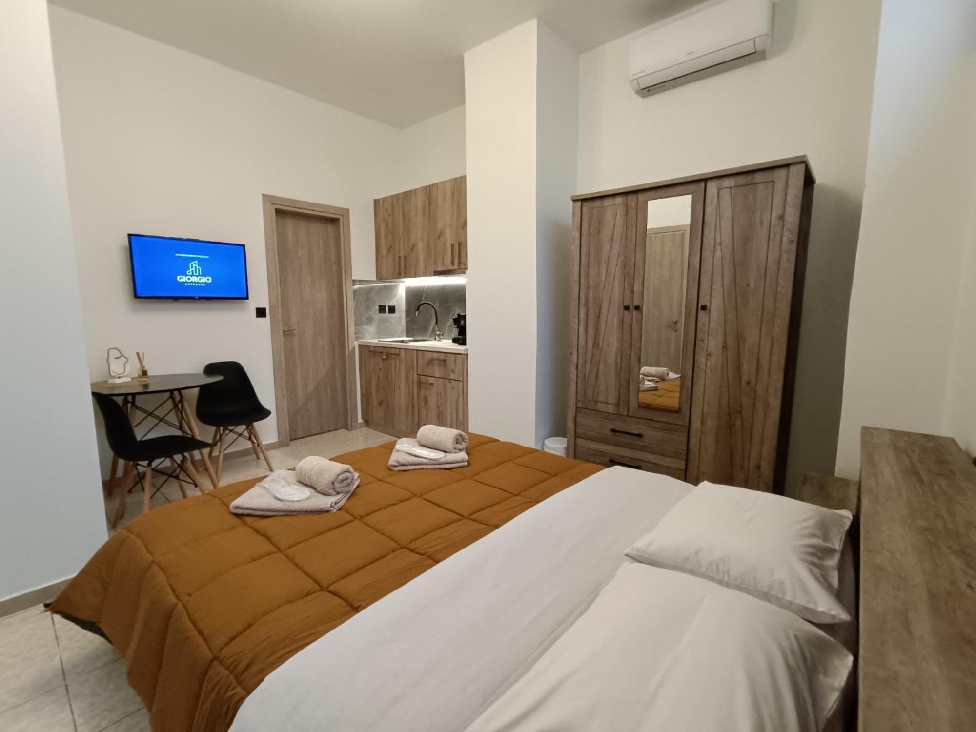 Giorgio Patrasso - Micro Apartment In The Center Of Patras Exterior photo