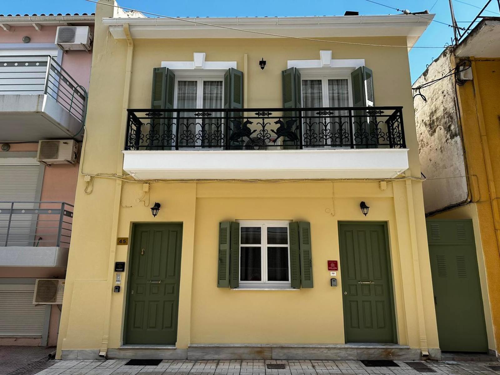Giorgio Patrasso - Micro Apartment In The Center Of Patras Exterior photo