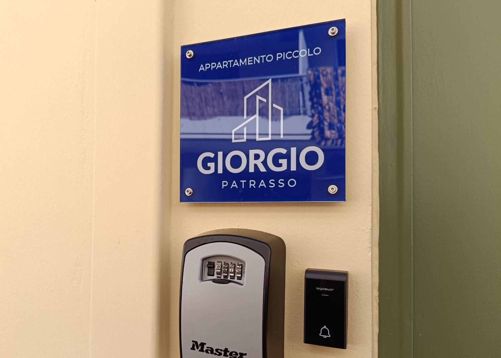 Giorgio Patrasso - Micro Apartment In The Center Of Patras Exterior photo