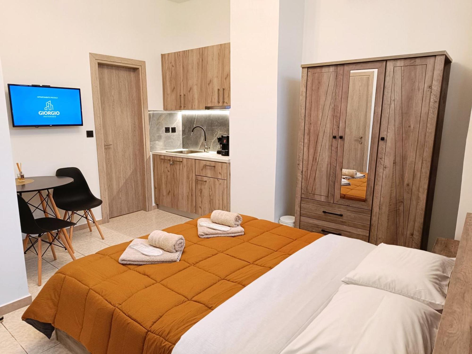 Giorgio Patrasso - Micro Apartment In The Center Of Patras Exterior photo