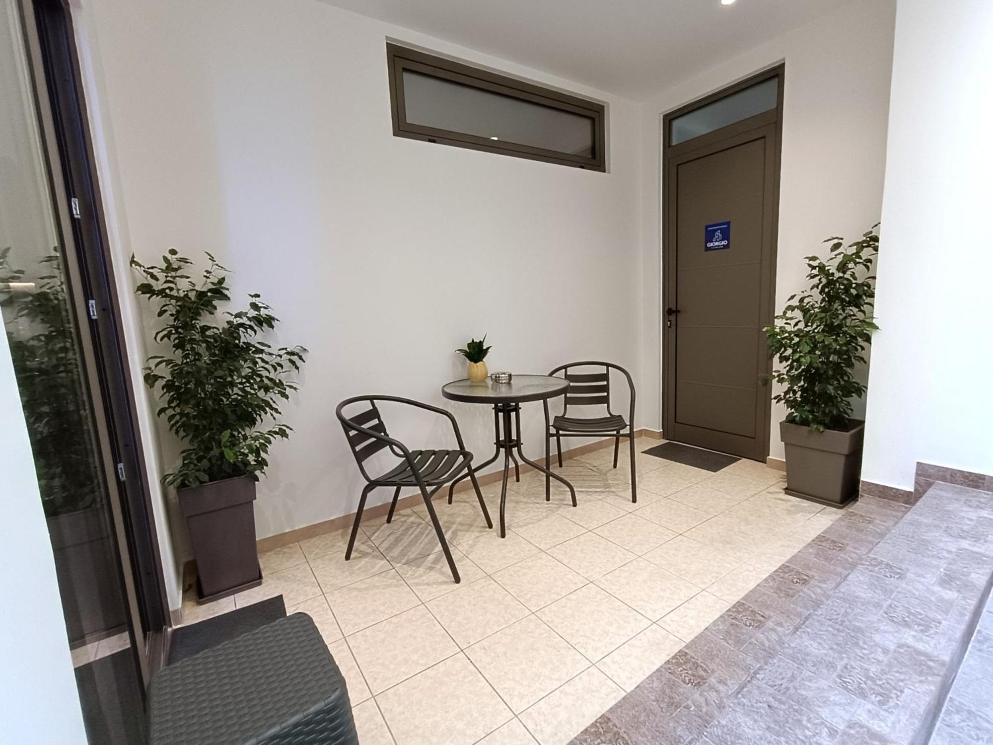 Giorgio Patrasso - Micro Apartment In The Center Of Patras Exterior photo